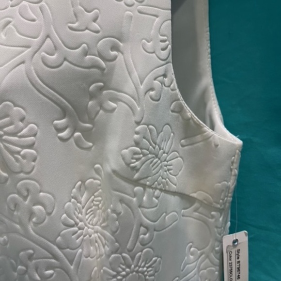 Spense Cloud White Dress - Picture 4 of 9